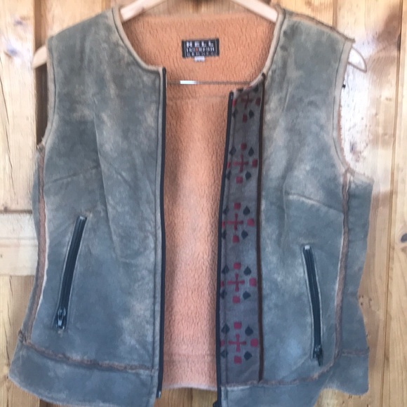 Hell is for heroes faux shearling vest. - Picture 11 of 12